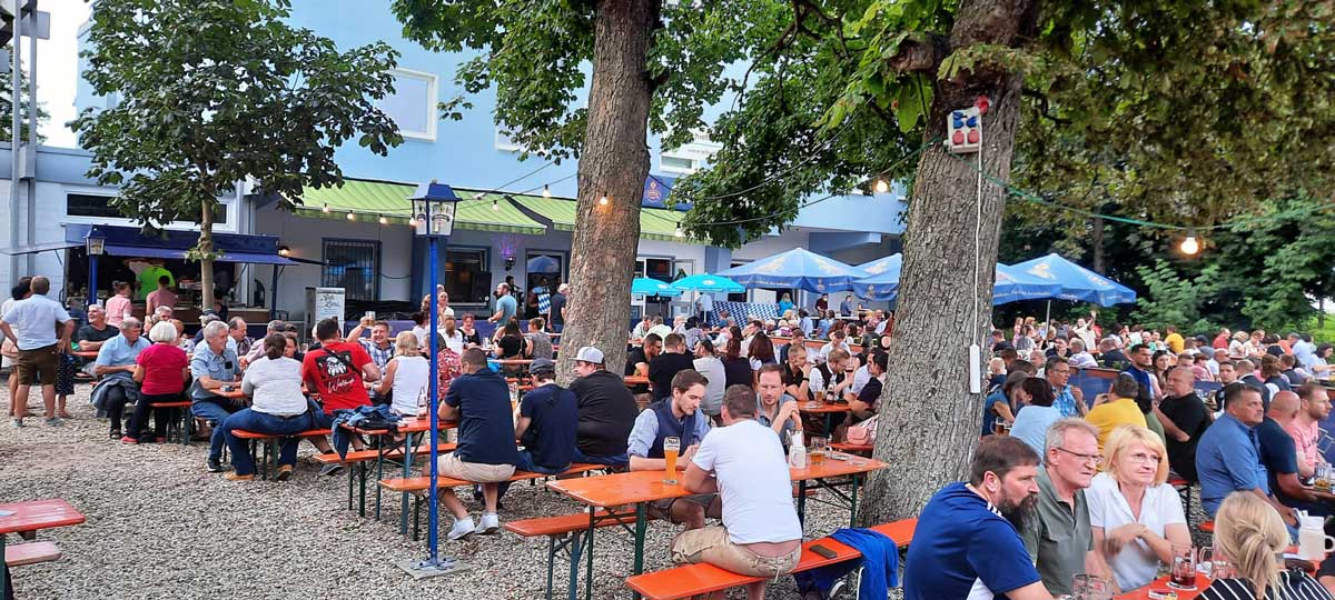 Gemütlicher Biergarten in Straubing